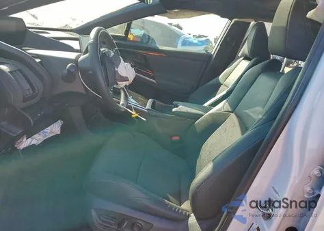 2024 Toyota Bz4X Xle z USA, uszkodzony, nr VIN JTMABACAXRA051778